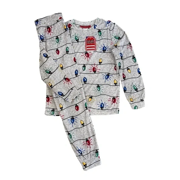 NWT Women’s Holiday #FAMJAMS Christmas Lights Pajama Set